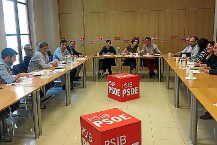 La Ejecutiva del PSIB durante la reunión de este lunes en Palma