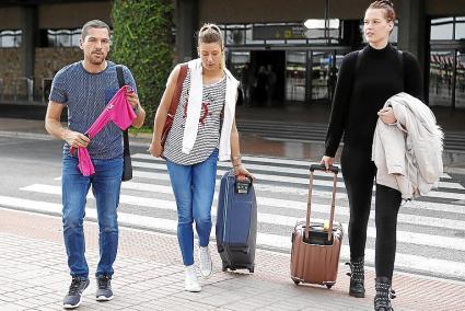 menorca maoJorike Miedemaarribada a l'aeroport de la nova jugador