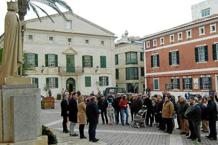 Una trentena de persones va presenciar l’acte d’homenatge