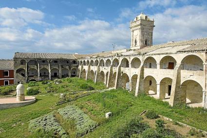 Fotografía tomada el año pasado del edificio principal del antiguo hospital de la Illa del Rei