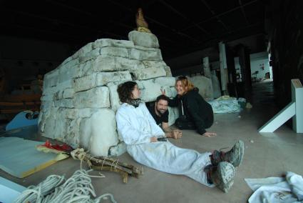 Pepe Mascaró, Silvia Vivó y Anna Cabasa, en la Sala Multifuncional de Ciutadella, el espacio donde vienen trabajando en la decor