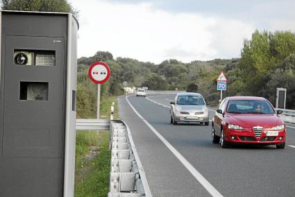 Los dos radares situados a la salida de Alaior, en dirección a Ciutadella, registraron 5,2 multas al día en 2016.