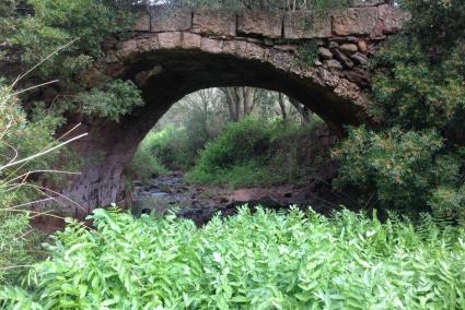 El puente de Binimoti se encuentra en muy mal estado.