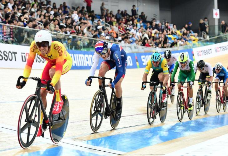 Mejor no puede ir el omnium para Albert Torres a mitad de prueba, destacado en primera posición