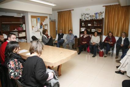 La reunión. La agrupación local y la gestora insular del PSOE se reunieron ayer en Sant Lluís para plantear soluciones a las div