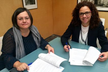 Las conselleras Cristina Gómez y Catalina Cladera han firmado la colaboración