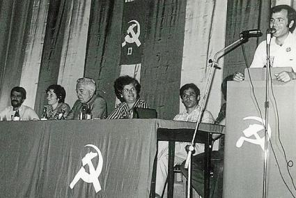 Junio, 1977. Imagen de un mitin político en Maó de las primeras elecciones democráticas con la intervención del histórico dirige