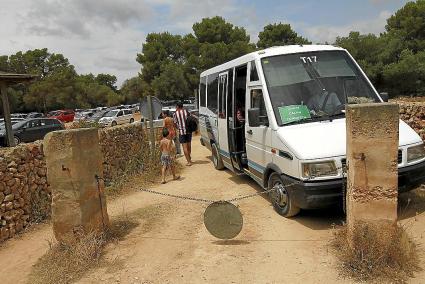 Un minubus ya cubra la ruta entre Ciutadella y Cala en Turqueta