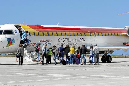 La línea entre Menorca y Palma cuenta actualmente con nueve conexiones diarias servidas por las compañías Air Nostrum y Air Euro