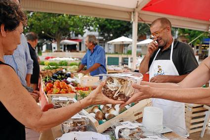 Feria en Ferreries. La cita, que itinera entre diferentes municipios de la Isla, contó en esta edición con una quincena de parti