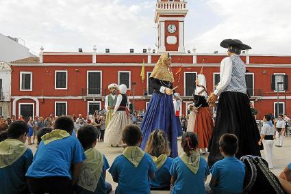 Menorca Es Castell fiestas Sant Jaume 2017 vestido gigantes y baile