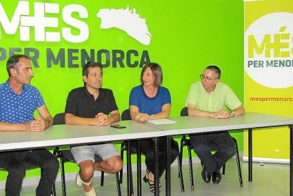 Miquel Preto, Nel Martí, Maite Salord y Miquel Ángel Maria, este miércoles en la sede del partido en Ciutadella