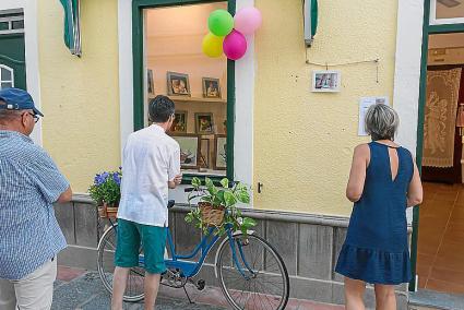 La fiesta continúa. La ruta artística por diferentes locales del centro de la población seguirá todavía activa este sábado, una