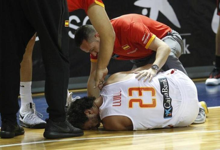 El jugador de la selección española de baloncesto Sergio Llull, tras lesionarse ante Bélgica