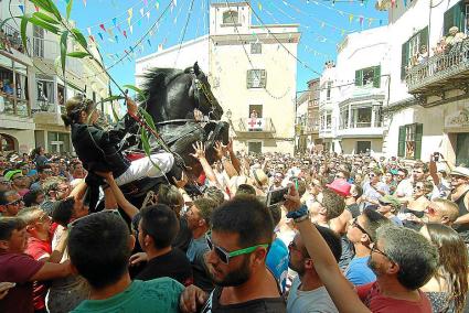 Els cavalls, aquest diumenge a sa Plaça per alçar-se al vol entre la multitud