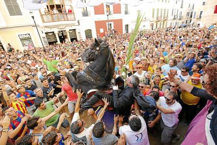 La celebración del jaleo, uno de los momentos de mayor afluencia de gente en las fiestas