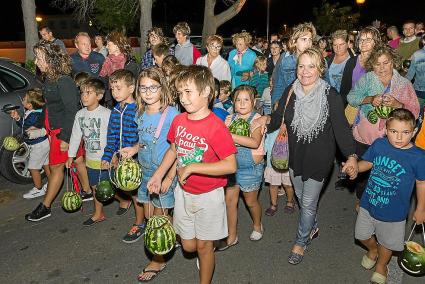 Més d’un centenar de fillets i filletes van participar a la festa de sa Fanalera