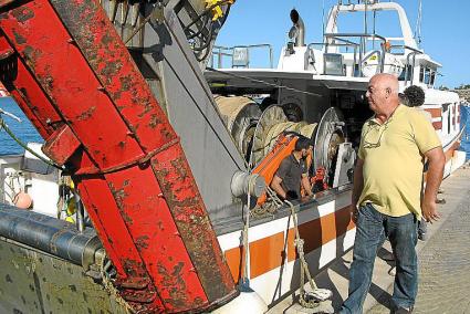 Joan Mercant, director general de Pesca, este miércoles en el puerto de Maó