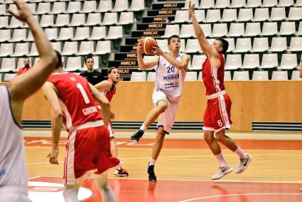 Un instante del partido en Fontajau