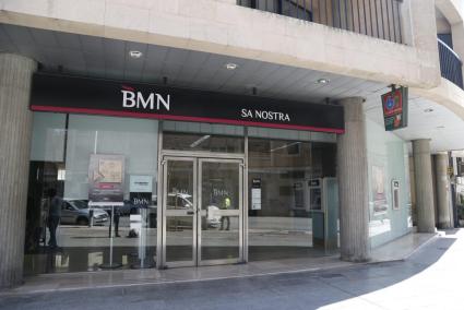 BMN-Sa Nostra tiene previsto cerrar durante el próximo mes de diciembre siete sucursales, dos de las cuales están en Menorca