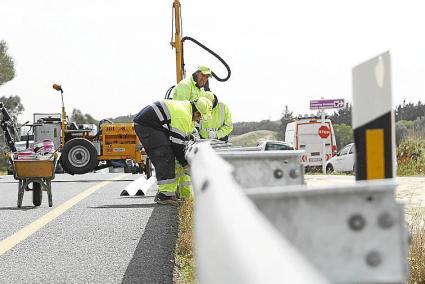 MAHON. CARRETERAS. carretera Mao Alaior obras seguridad instalacion valla alguna retencion