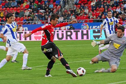 Imagen de Enrich en el partido RCD Mallorca-RCD Espanyol, en Cornellà-El Prat, donde debutó en Primera