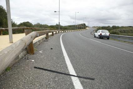 El accidente ha tenido lugar en la última curva de la carretera de Cala en Blanes antes de acceder a la urbanización.