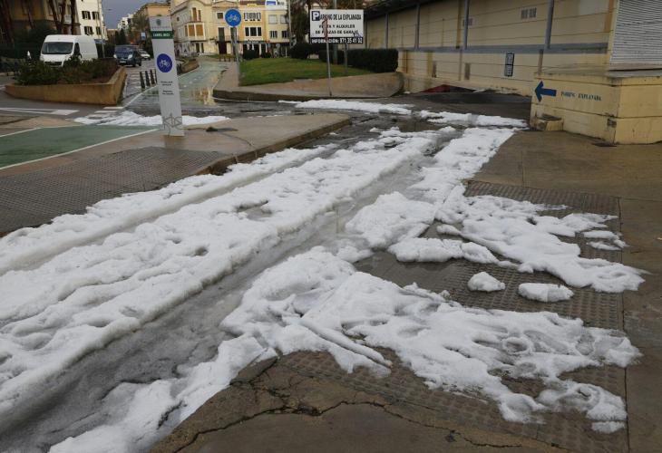 Restos de la granizada que ha descargado sobre la isla