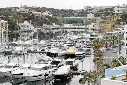 MAHON - Trapsa debe entregar hoy a Autoridad Portuaria los amarres del puerto de Maó