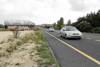 Aspecto del puente tras la paralización de las obras hace casi tres años.