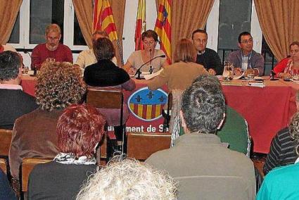 Pleno en en Ayuntamiento de Sant Lluís