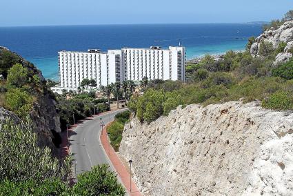 El impacto visual de los hoteles en primera línea de playa preocupa a partidos políticos y entidades