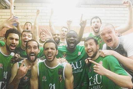 El vestuario del Castelló, celebrando el sábado el acceso a play-off