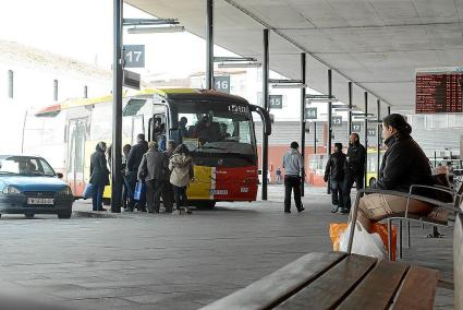 La línea circular, que parará en la dársena 26 de la estación de Maó, empezará a operar el 15 de junio.