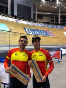 El ciclista menorquín Albert Torres esta medianoche del sábado se ha colgado la medalla de oro, junto al valenciano Sebastián Mo