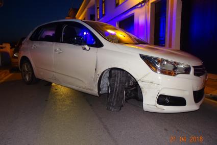 El accidente ocurrió en la madrugada del pasado sábado, en la calle Sa Muradeta, de Ciutadella.