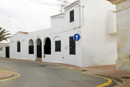 La vivienda está en el Carrer Governador, en la zona de servicios portuarios