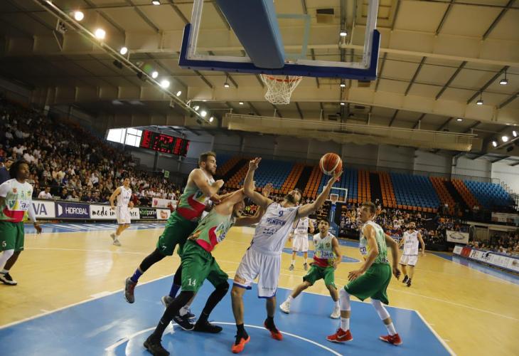 El Bàsquet Menorca gana el primer cuarto (22-28) contra el Cazorla