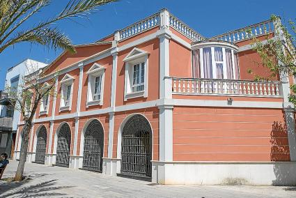 El palacete de Juan Ignacio Balada, en la plaza de Joan Borbó, está a la venta por 1,5 millones de euros