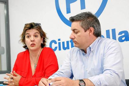 Juana María Pons Torres y Joan Benejam, este viernes en la sede del PP