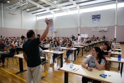 ALAIOR. SELECTIVIDAD. EXAMENES DE SELECTIVIDAD DE JUNIO EN MENORCA.