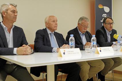 José Luis Gil, Francisco Tutzó, Eduardo Soriano, nuevo presidente de ISBA y Jesús Fernández