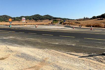 Se han instalado conos y señalización horizontal en el desvío al Camí dels Alocs, la finca de Binisués y el castillo de Santa Àg