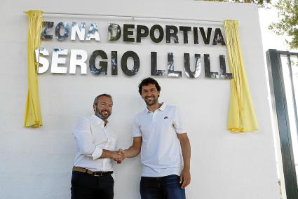 El jugador del Real Madrid visitó las instalaciones, inauguró con el protocolario corte de cinta el nuevo anexo, en el que anotó