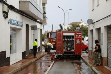 Bomberos y ambulancia, en el sitio