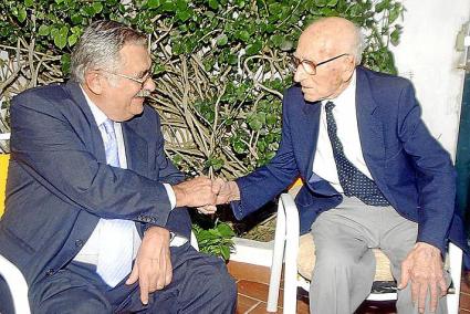 Septiembre 2002: Pere A. Serra con Joan Riudavets en Es Migjorn Gran