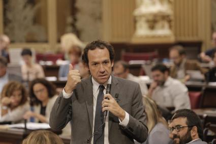 Marc Pons, en el Parlament