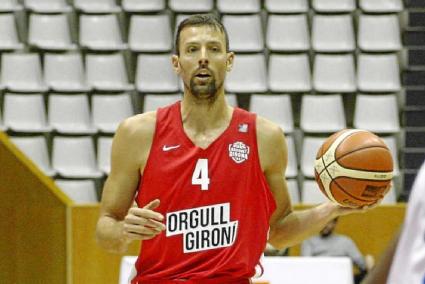 Jordi Trias, durante un reciente entrenamiento con el Bàsquet Girona.