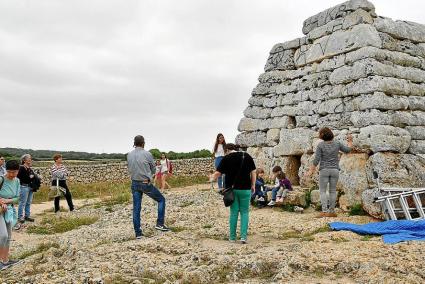 CIUTADELLA. ARQUEOLOGIA. Testigos del avance en la Naveta .