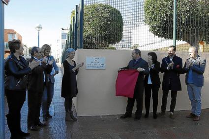 Miembros de la Corporación y de la comunidad evangélica inauguraron la placa.